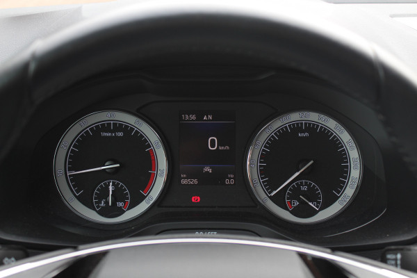 Škoda Karoq 1.0 TSI Business Edition / Trekhaak / Camera / Navigatie / Keyless / 16'' / Stoelverwarming / DAB / Cruise Control