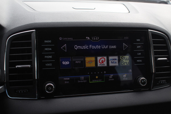 Škoda Karoq 1.0 TSI Business Edition / Trekhaak / Camera / Navigatie / Keyless / 16'' / Stoelverwarming / DAB / Cruise Control