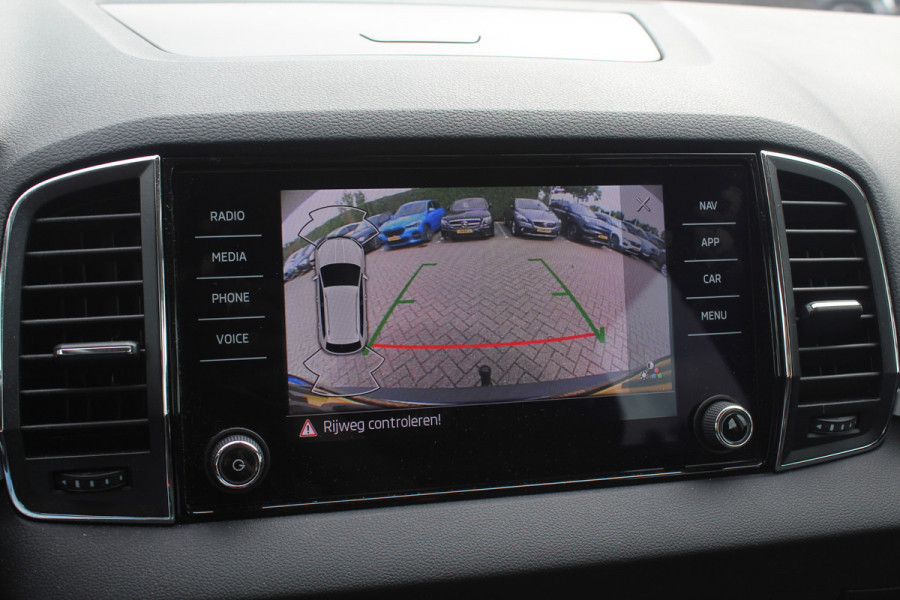Škoda Karoq 1.0 TSI Business Edition / Trekhaak / Camera / Navigatie / Keyless / 16'' / Stoelverwarming / DAB / Cruise Control