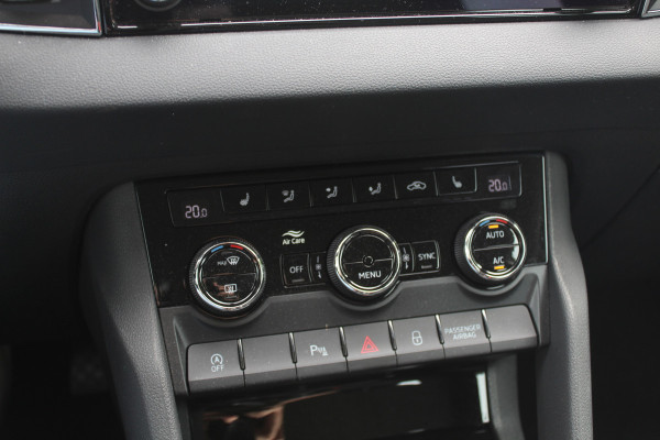 Škoda Karoq 1.0 TSI Business Edition / Trekhaak / Camera / Navigatie / Keyless / 16'' / Stoelverwarming / DAB / Cruise Control
