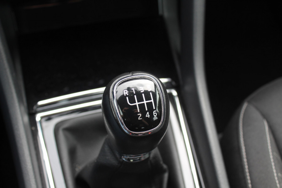 Škoda Karoq 1.0 TSI Business Edition / Trekhaak / Camera / Navigatie / Keyless / 16'' / Stoelverwarming / DAB / Cruise Control
