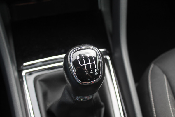 Škoda Karoq 1.0 TSI Business Edition / Trekhaak / Camera / Navigatie / Keyless / 16'' / Stoelverwarming / DAB / Cruise Control