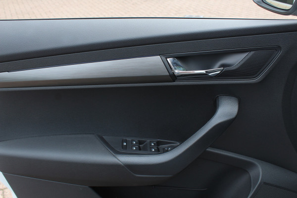 Škoda Karoq 1.0 TSI Business Edition / Trekhaak / Camera / Navigatie / Keyless / 16'' / Stoelverwarming / DAB / Cruise Control