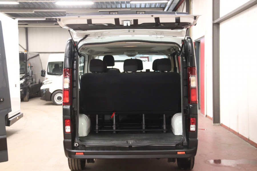 Opel Vivaro Combi PERSONENVERVOER 9 LEASE 258 EURO PER MAAND Opel Vivaro Combi PERSONENVERVOER 9 LEASE 366 EURO PER MAAND