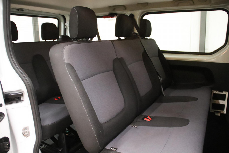 Opel Vivaro Combi PERSONENVERVOER 9 LEASE 258 EURO PER MAAND Opel Vivaro Combi PERSONENVERVOER 9 LEASE 366 EURO PER MAAND