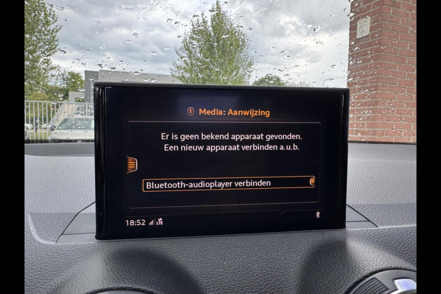 Audi Q2 35 TFSI 150pk S Edition S-Tronic Xenon Dynamic Light