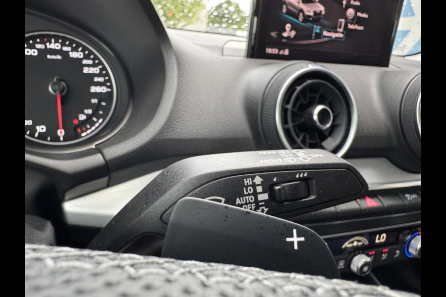 Audi Q2 35 TFSI 150pk S Edition S-Tronic Xenon Dynamic Light