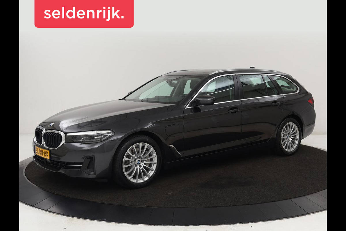 BMW 5 Serie 530e xDrive High Executive | Panoramadak | Trekhaak | Adaptive cruise | Stoel & stuurverwarming | Carplay | Sfeerverlichting | Leder | Camera | Keyless | PHEV | Plug In