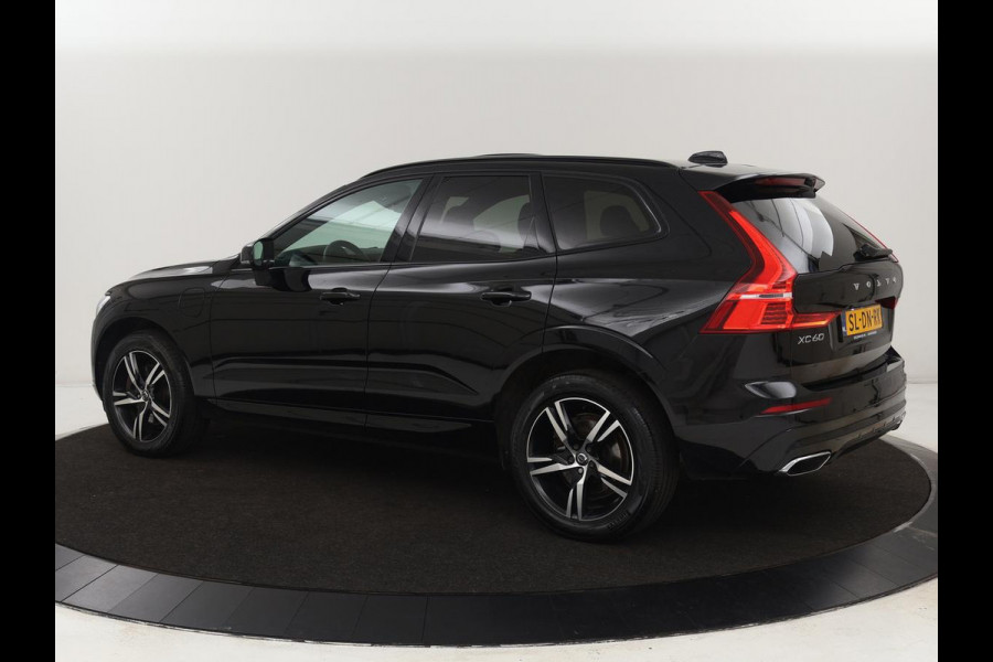 Volvo XC60 2.0 Recharge T8 AWD R Design | Panoramadak | Trekhaak | Stoel & stuurverwarming | Camera | Adaptive cruise | Harman/Kardon | Carplay | Memory | Half leder | PHEV | Plug In