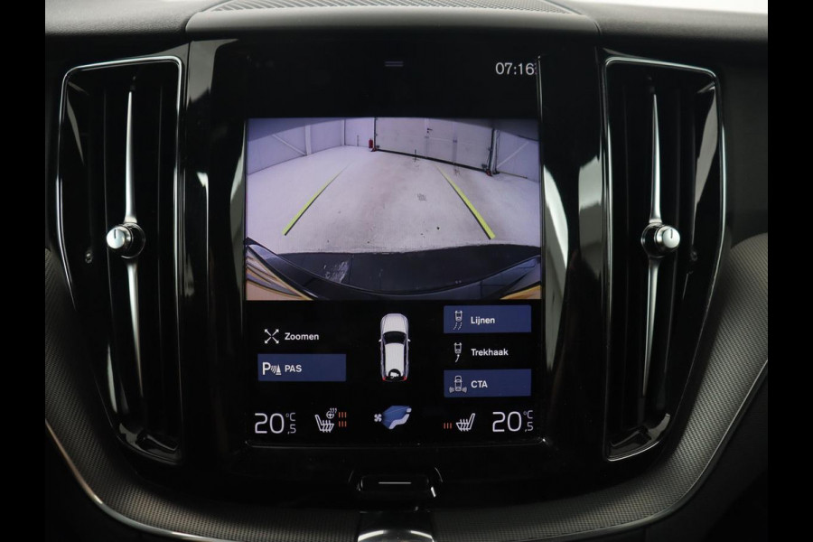 Volvo XC60 2.0 Recharge T8 AWD R Design | Panoramadak | Trekhaak | Stoel & stuurverwarming | Camera | Adaptive cruise | Harman/Kardon | Carplay | Memory | Half leder | PHEV | Plug In