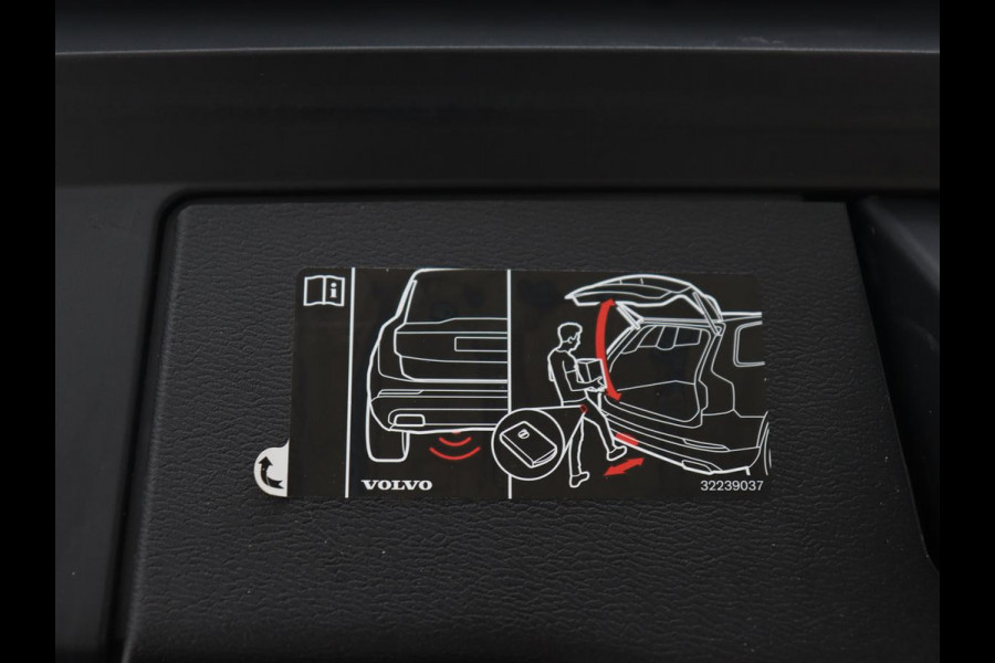 Volvo XC60 2.0 Recharge T8 AWD R Design | Panoramadak | Trekhaak | Stoel & stuurverwarming | Camera | Adaptive cruise | Harman/Kardon | Carplay | Memory | Half leder | PHEV | Plug In
