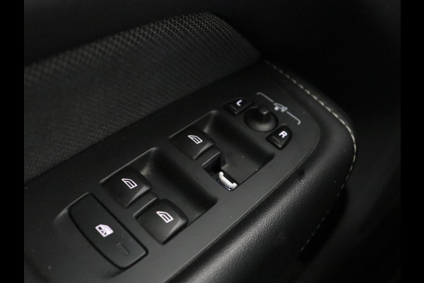 Volvo XC60 2.0 Recharge T8 AWD R Design | Panoramadak | Trekhaak | Stoel & stuurverwarming | Camera | Adaptive cruise | Harman/Kardon | Carplay | Memory | Half leder | PHEV | Plug In