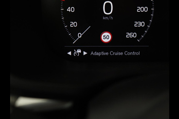 Volvo XC60 2.0 Recharge T8 AWD R Design | Panoramadak | Trekhaak | Stoel & stuurverwarming | Camera | Adaptive cruise | Harman/Kardon | Carplay | Memory | Half leder | PHEV | Plug In