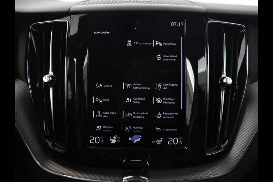 Volvo XC60 2.0 Recharge T8 AWD R Design | Panoramadak | Trekhaak | Stoel & stuurverwarming | Camera | Adaptive cruise | Harman/Kardon | Carplay | Memory | Half leder | PHEV | Plug In