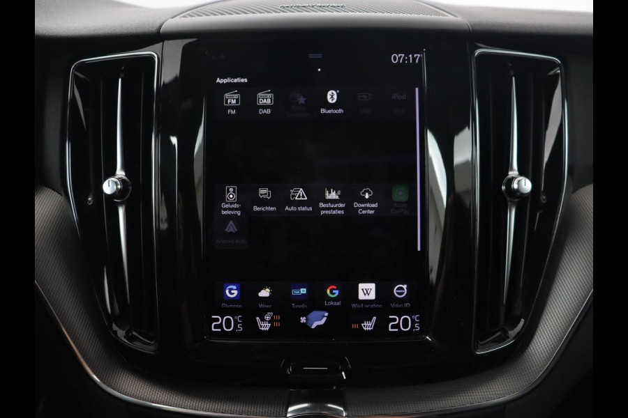 Volvo XC60 2.0 Recharge T8 AWD R Design | Panoramadak | Trekhaak | Stoel & stuurverwarming | Camera | Adaptive cruise | Harman/Kardon | Carplay | Memory | Half leder | PHEV | Plug In