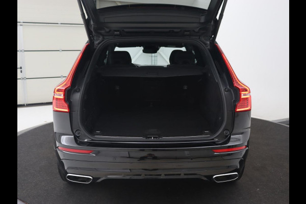 Volvo XC60 2.0 Recharge T8 AWD R Design | Panoramadak | Trekhaak | Stoel & stuurverwarming | Camera | Adaptive cruise | Harman/Kardon | Carplay | Memory | Half leder | PHEV | Plug In