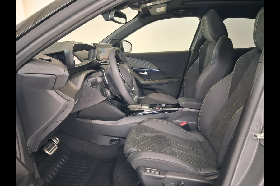 Peugeot 2008 1.2 Hybrid 145 GT Automaat | Panoramisch Schuifdak | Navigatie | 360° Camera | Stoelverwarming | Keyless Entry | Apple Carplay/Android Auto |