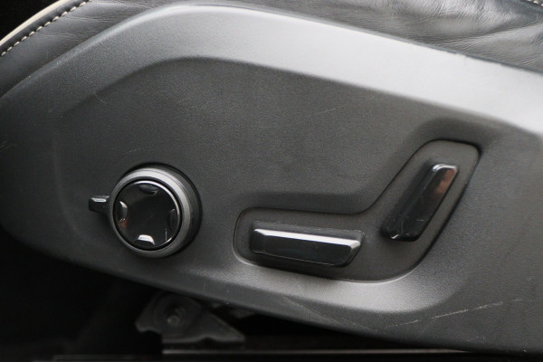 Volvo XC90 2.0 T8 Recharge Long Range AWD R-Design Panoramadak, Luchtvering, Bower & Wilkens, 360° Camera, Head-Up, Trekhaak