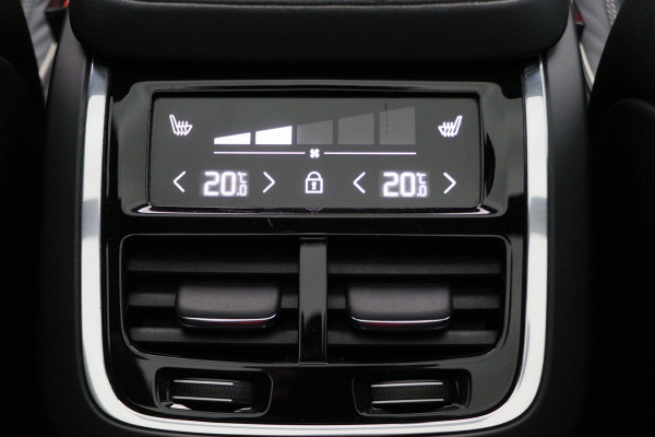 Volvo XC90 2.0 T8 Recharge Long Range AWD R-Design Panoramadak, Luchtvering, Bower & Wilkens, 360° Camera, Head-Up, Trekhaak
