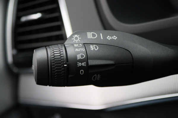 Volvo XC90 2.0 T8 Recharge Long Range AWD R-Design Panoramadak, Luchtvering, Bower & Wilkens, 360° Camera, Head-Up, Trekhaak