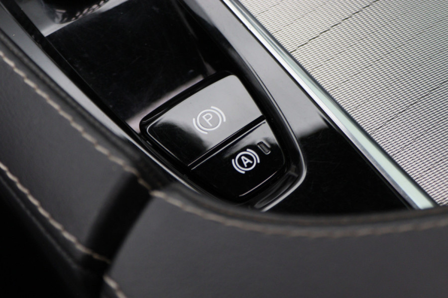 Volvo XC90 2.0 T8 Recharge Long Range AWD R-Design Panoramadak, Luchtvering, Bower & Wilkens, 360° Camera, Head-Up, Trekhaak