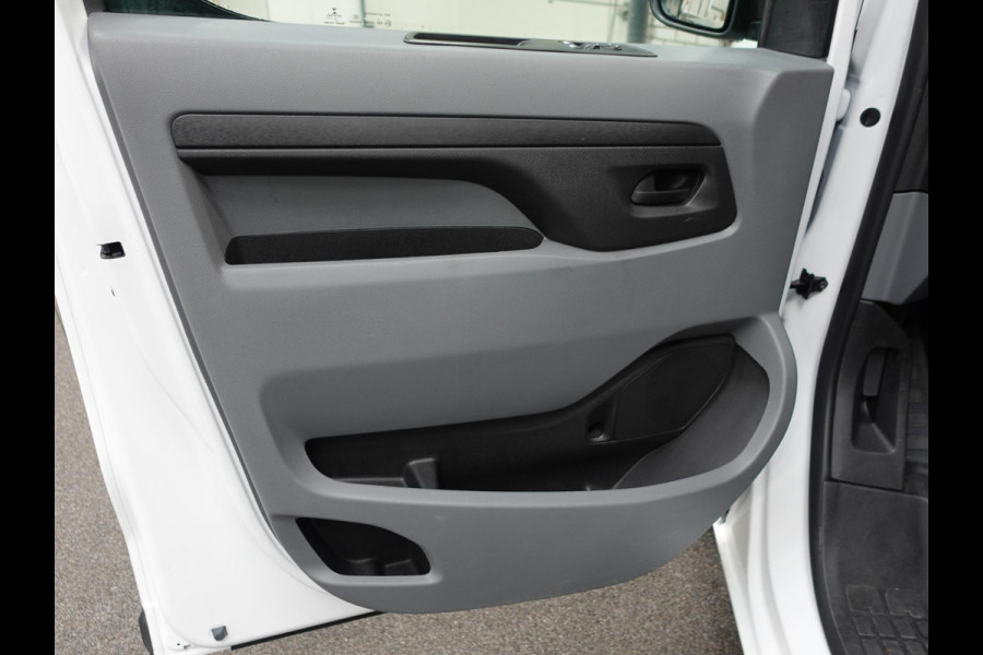 Opel Vivaro 2.0 CDTI L2H1 145PK Edition Automaat Airco  App connect Trekhaak Navigatie Cruise