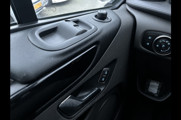 Ford Transit Custom 320 2.0 TDCI L2H1 Sport, Automaat, Bluetooth, Cruise, Navi, Trekhaak, Imperial en Alarm