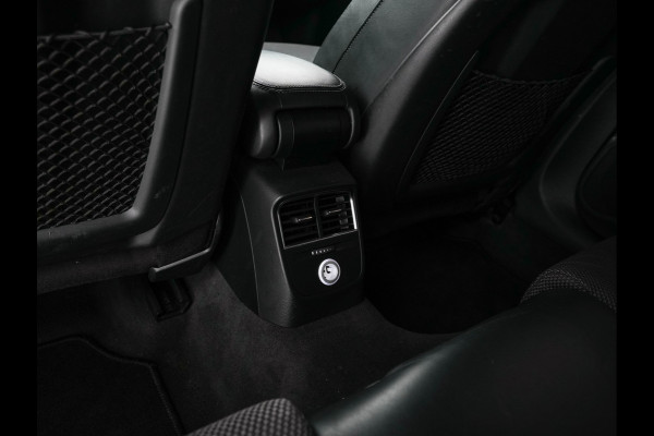 Audi A3 Sportback 1.5 TFSI CoD S-Line-Sportpack Edition Aut. *FULL-LED | LEATHER-FABRIC | NAVI-FULLMAP | SPORT-SEATS | AUDI-SOUND | ECC | PDC | PRIVACY-GLASS | CRUISE | 18''ALU*