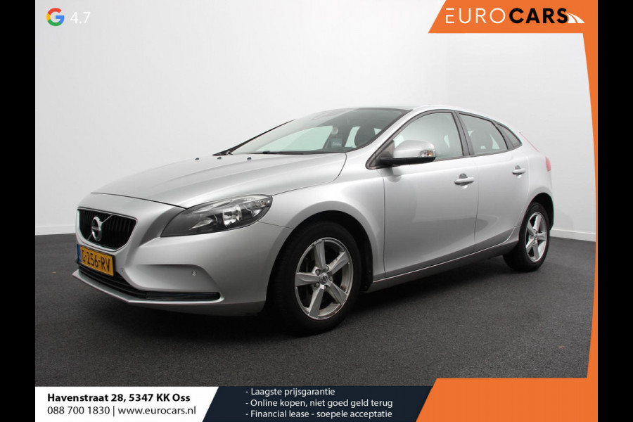 Volvo V40 1.5 T2 Momentum Airco Navigatie Parkeersensoren Radio Lichtmetalen velgen Elektrische ramen Bluetooth