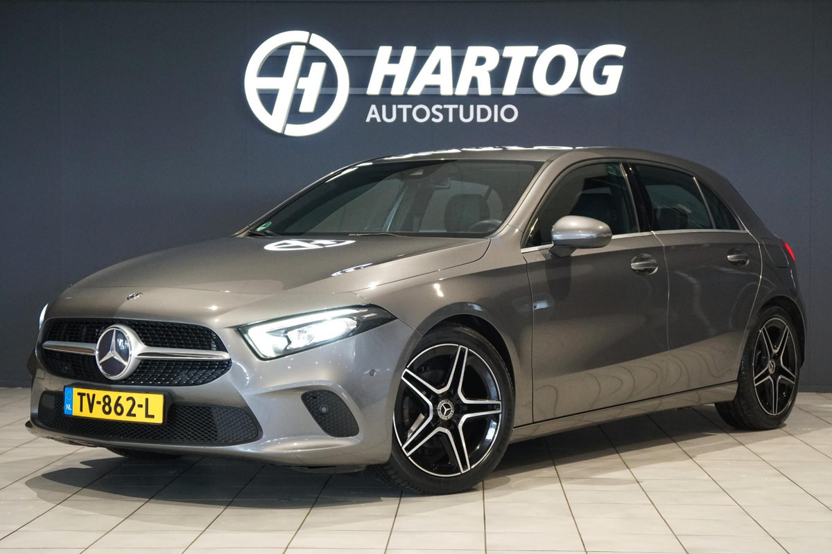 Mercedes-Benz A-Klasse 180 d AUTOMAAT + AFNEEMBARE TREKHAAK / 18'' / LED / CAMERA
