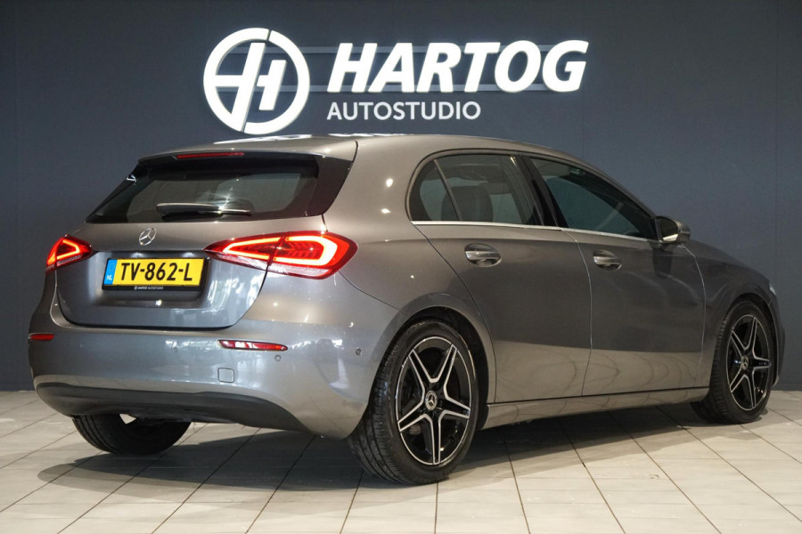 Mercedes-Benz A-Klasse 180 d AUTOMAAT + AFNEEMBARE TREKHAAK / 18'' / LED / CAMERA