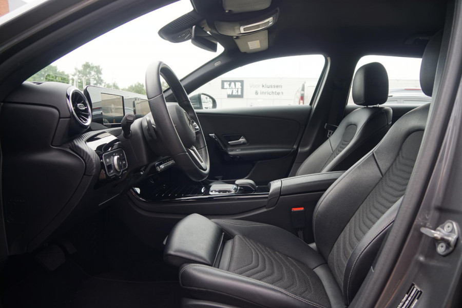 Mercedes-Benz A-Klasse 180 d AUTOMAAT + AFNEEMBARE TREKHAAK / 18'' / LED / CAMERA