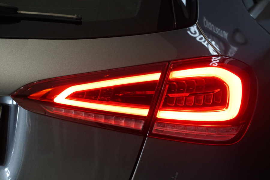 Mercedes-Benz A-Klasse 180 d AUTOMAAT + AFNEEMBARE TREKHAAK / 18'' / LED / CAMERA