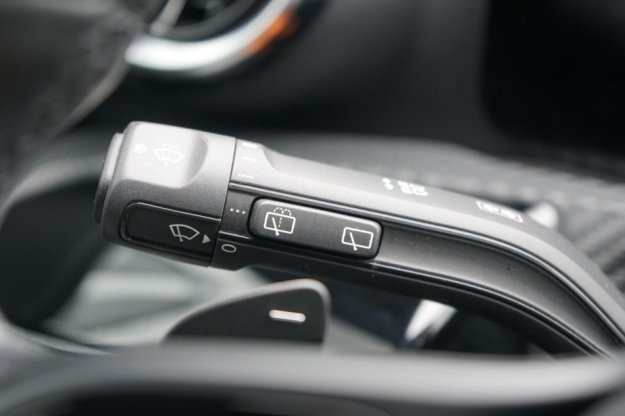 Mercedes-Benz A-Klasse 180 d AUTOMAAT + AFNEEMBARE TREKHAAK / 18'' / LED / CAMERA