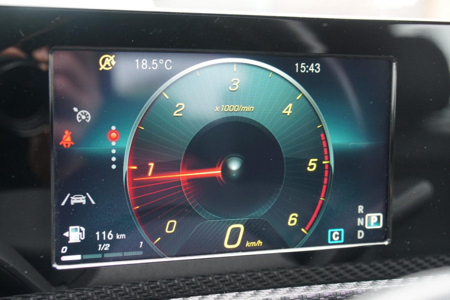 Mercedes-Benz A-Klasse 180 d AUTOMAAT + AFNEEMBARE TREKHAAK / 18'' / LED / CAMERA