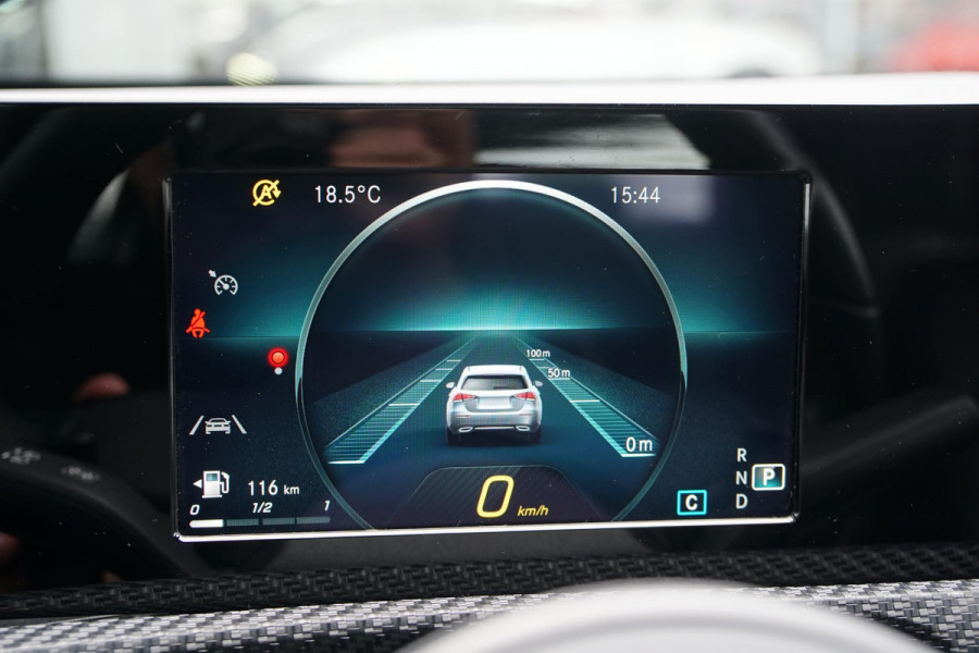Mercedes-Benz A-Klasse 180 d AUTOMAAT + AFNEEMBARE TREKHAAK / 18'' / LED / CAMERA
