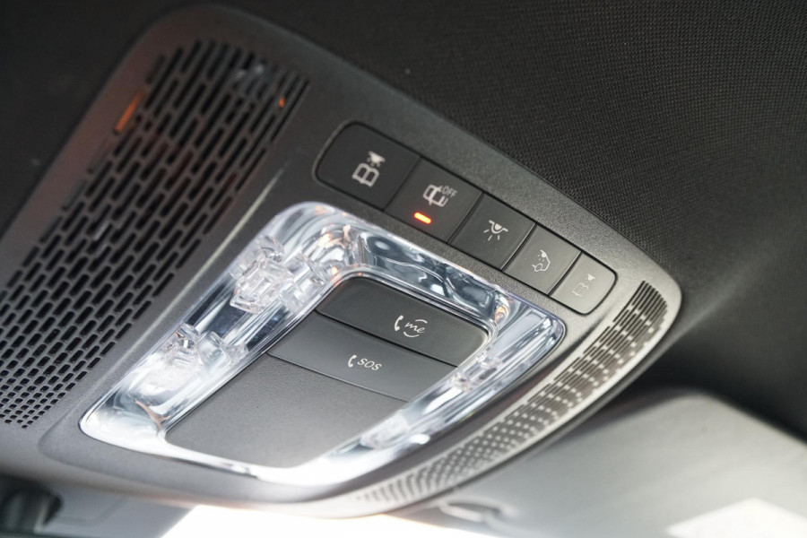 Mercedes-Benz A-Klasse 180 d AUTOMAAT + AFNEEMBARE TREKHAAK / 18'' / LED / CAMERA