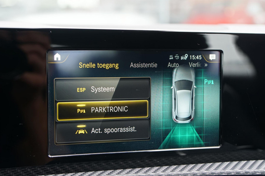 Mercedes-Benz A-Klasse 180 d AUTOMAAT + AFNEEMBARE TREKHAAK / 18'' / LED / CAMERA