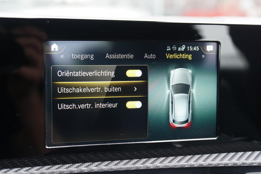 Mercedes-Benz A-Klasse 180 d AUTOMAAT + AFNEEMBARE TREKHAAK / 18'' / LED / CAMERA