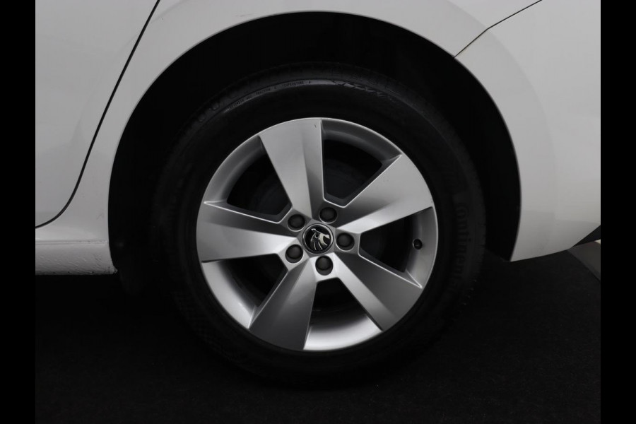 Škoda SCALA 1.0 TSI Ambition | Automaat | Virtual Cockpit | Carplay | Navigatie | Parkeerhulp | Climate control | Getint glas | Full LED