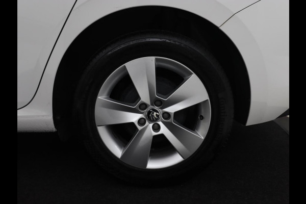 Škoda SCALA 1.0 TSI Ambition | Automaat | Virtual Cockpit | Carplay | Navigatie | Parkeerhulp | Climate control | Getint glas | Full LED