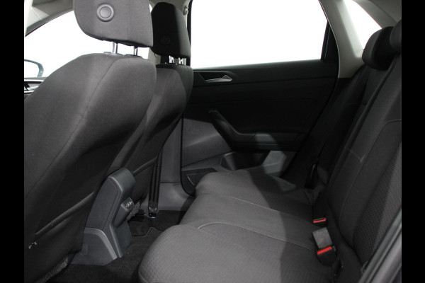 Volkswagen Polo 1.0 TSI DSG Comfortline Navigatie Airco Parkeer Sensoren Stoelverwarming Lichtmetalen Velgen Armsteun Led