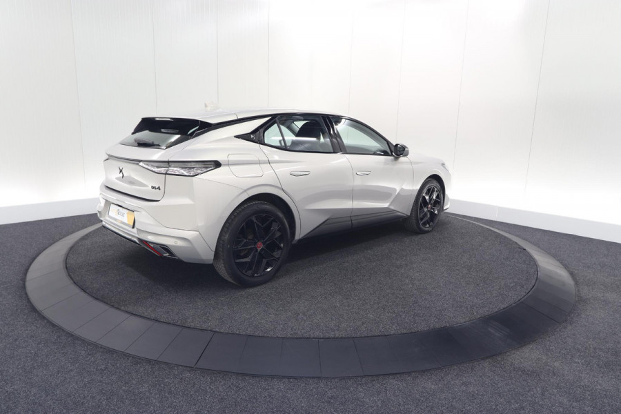 DS DS 4 PureTech 130 EAT8 Performance Line | Camera | Apple Carplay | Alcantara® bekleding | Parkeersensensoren DS DS 4 PureTech 130 EAT8 Performance Line | Camera | Apple Carplay | Alcantara® bekleding | Parkeersensensoren