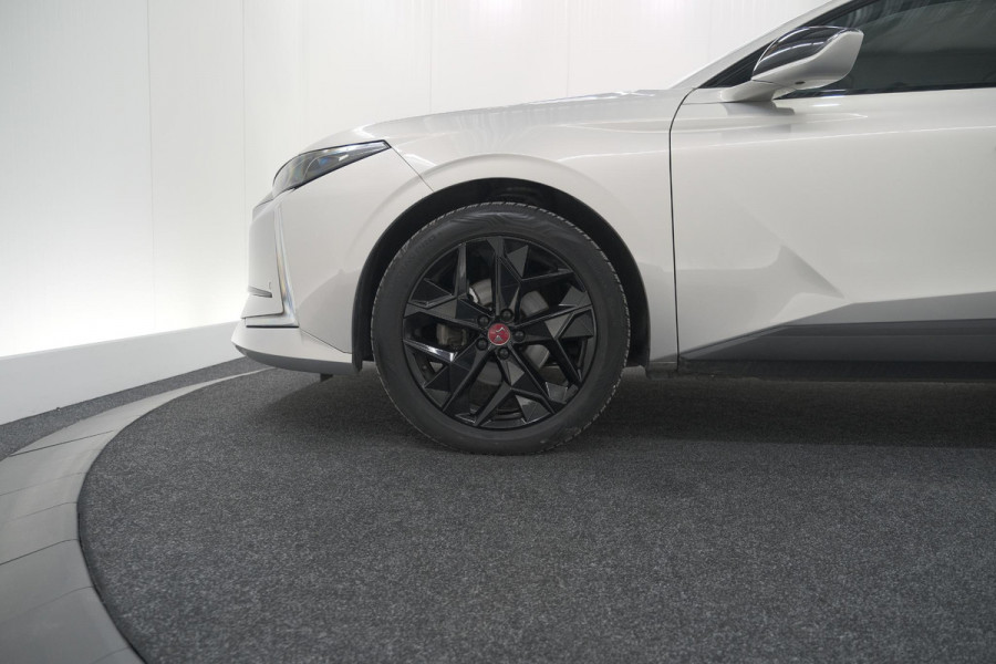 DS DS 4 PureTech 130 EAT8 Performance Line | Camera | Apple Carplay | Alcantara® bekleding | Parkeersensensoren DS DS 4 PureTech 130 EAT8 Performance Line | Camera | Apple Carplay | Alcantara® bekleding | Parkeersensensoren