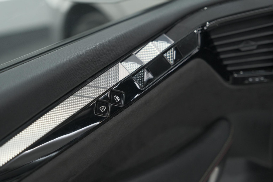 DS DS 4 PureTech 130 EAT8 Performance Line | Camera | Apple Carplay | Alcantara® bekleding | Parkeersensensoren DS DS 4 PureTech 130 EAT8 Performance Line | Camera | Apple Carplay | Alcantara® bekleding | Parkeersensensoren