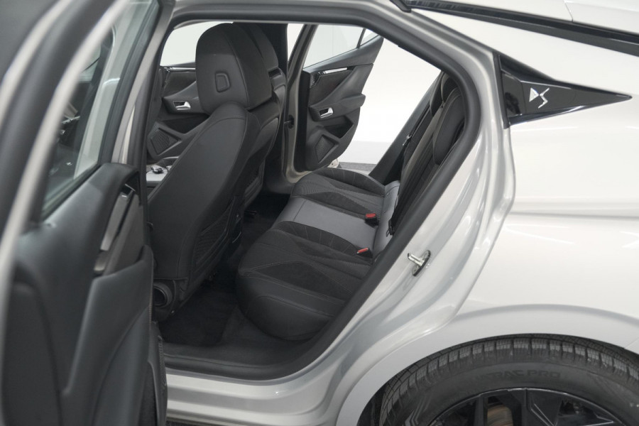 DS DS 4 PureTech 130 EAT8 Performance Line | Camera | Apple Carplay | Alcantara® bekleding | Parkeersensensoren DS DS 4 PureTech 130 EAT8 Performance Line | Camera | Apple Carplay | Alcantara® bekleding | Parkeersensensoren