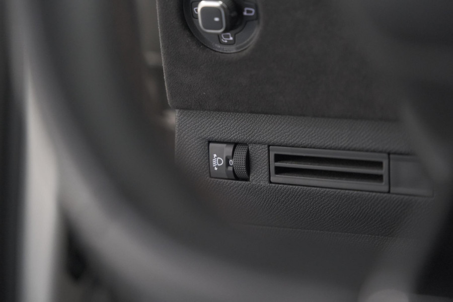DS DS 4 PureTech 130 EAT8 Performance Line | Camera | Apple Carplay | Alcantara® bekleding | Parkeersensensoren DS DS 4 PureTech 130 EAT8 Performance Line | Camera | Apple Carplay | Alcantara® bekleding | Parkeersensensoren