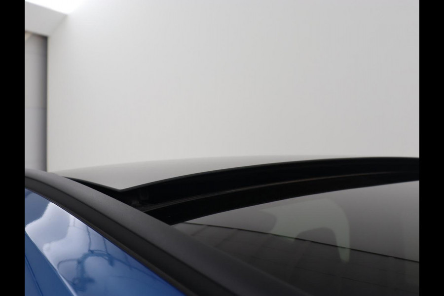Ford Focus 1.0 EcoBoost ST Line X | Panoramadak | Stoel & stuurverwarming | Camera | Adaptive cruise | Digital Cockpit | B&O Sound | Navigatie | Full LED | Climate control
