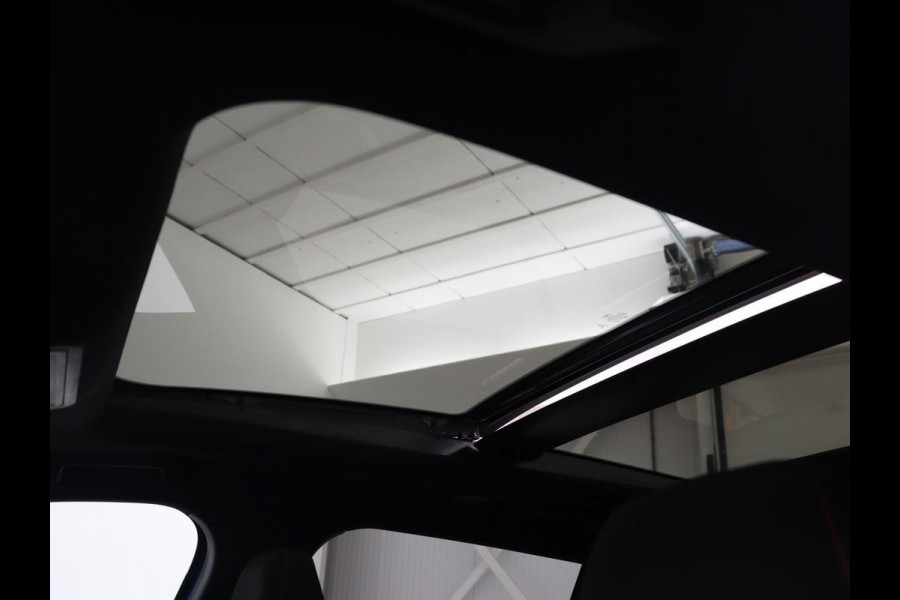 Ford Focus 1.0 EcoBoost ST Line X | Panoramadak | Stoel & stuurverwarming | Camera | Adaptive cruise | Digital Cockpit | B&O Sound | Navigatie | Full LED | Climate control