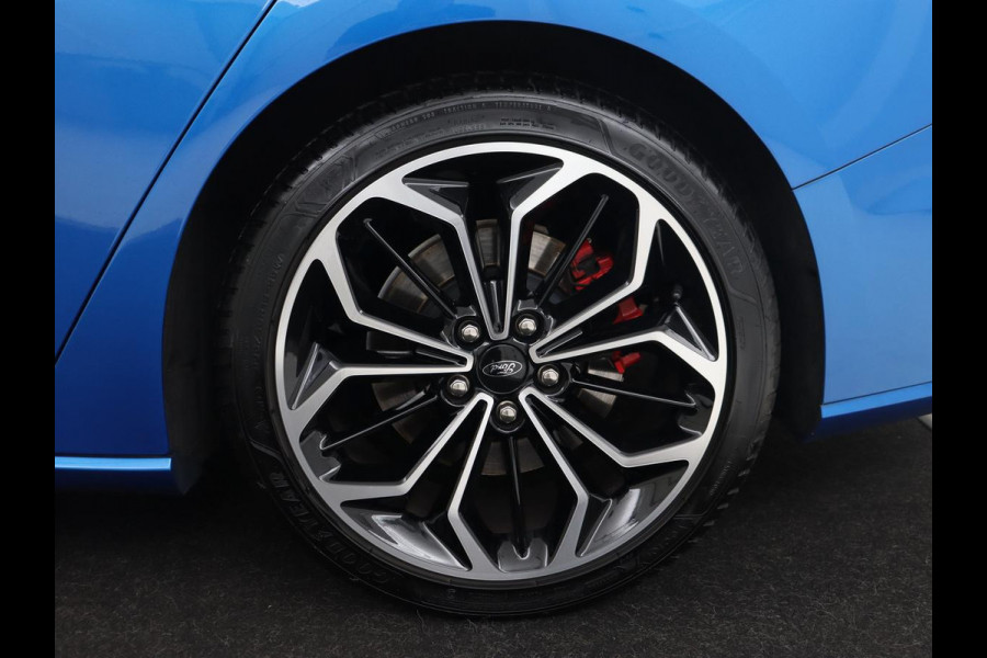 Ford Focus 1.0 EcoBoost ST Line X | Panoramadak | Stoel & stuurverwarming | Camera | Adaptive cruise | Digital Cockpit | B&O Sound | Navigatie | Full LED | Climate control